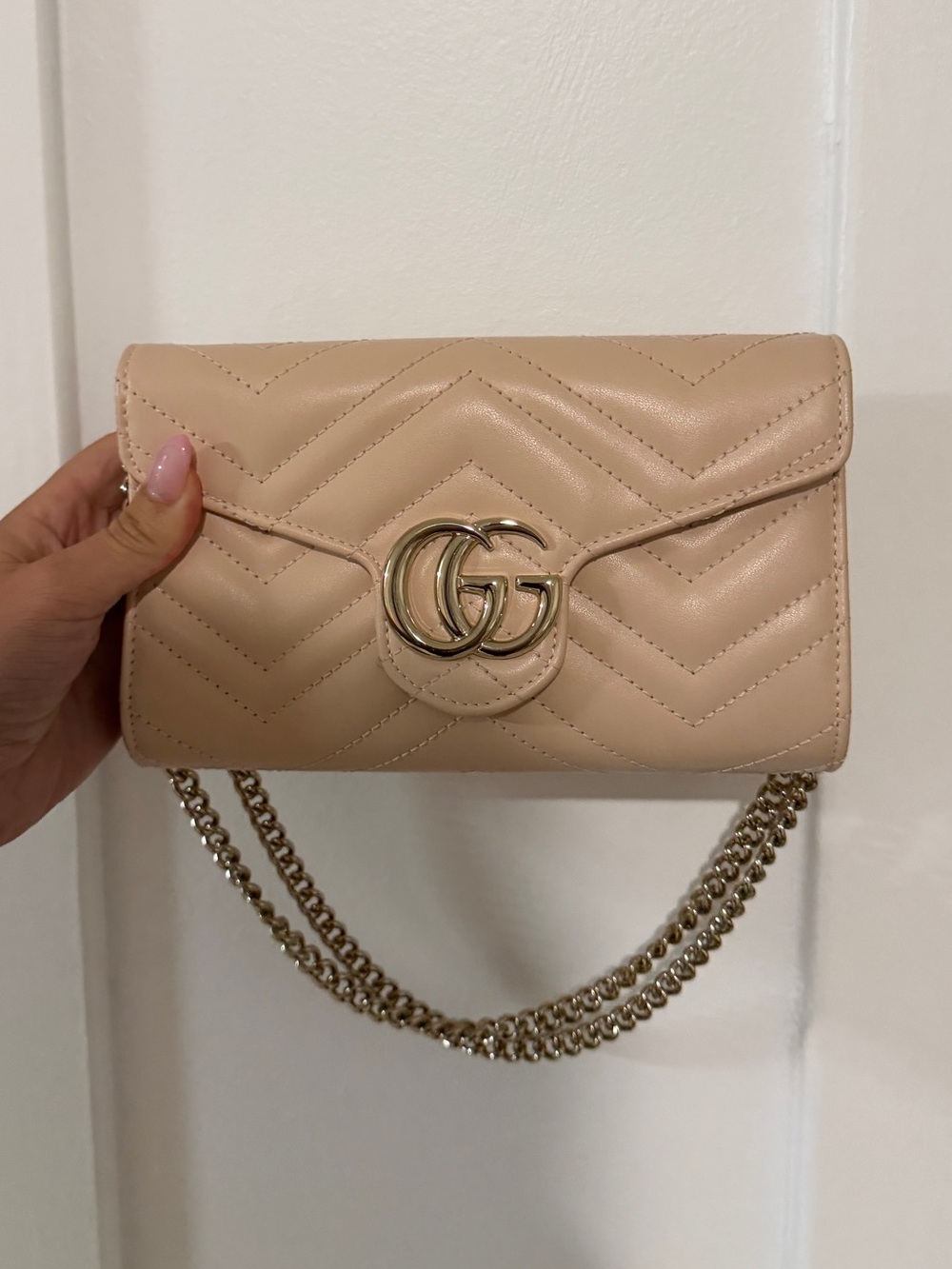 Gucci Beige Quilted Leather Chain Crossbody with Gold GG